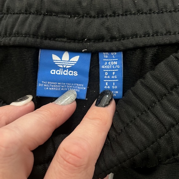 Adidas shorts - Picture 2 of 4